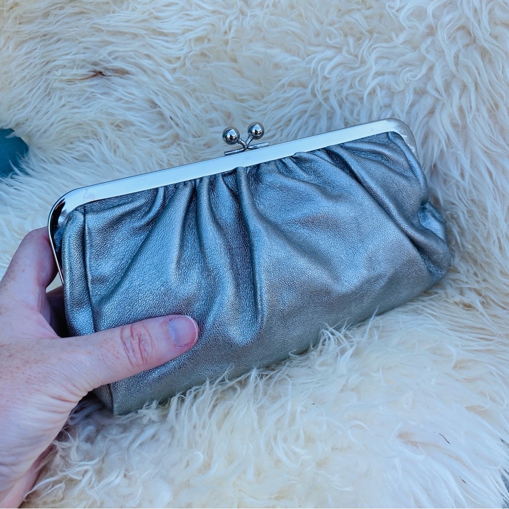 EXPRESS vintage y2k silver leather clutch kiss lock party holiday - Picture 3 of 5